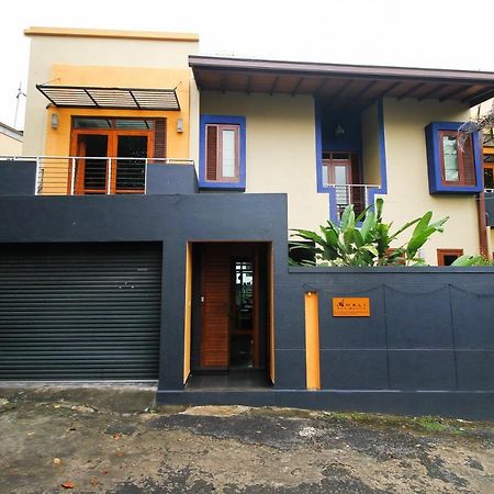 Oyo 437 Amali Residence Nugegoda Exterior foto